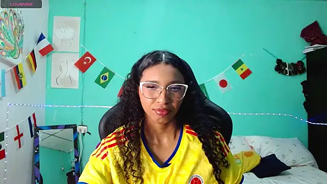 sensitive_brunette Webcam show