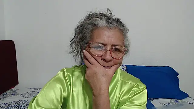 candy_mature_ live XXX chat
