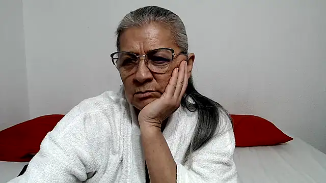 candy_mature_ élő XXX-chatje