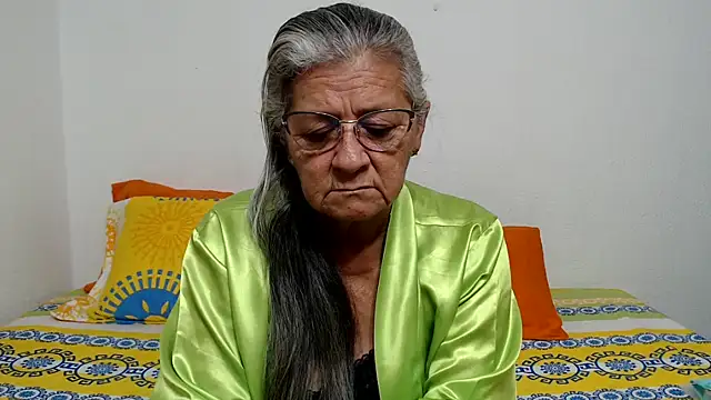 XXX chat uživo modela candy_mature_