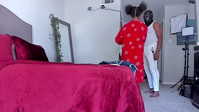 yiauana webcam show