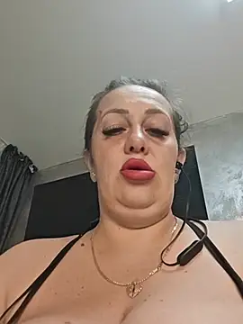 Show de AvaSquirtMilf na webcam