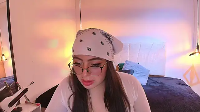 Chatroom XXX en direct de MiaWils_