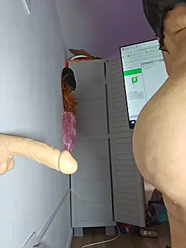 Pokazy przed kamerką – Angel_Perv
