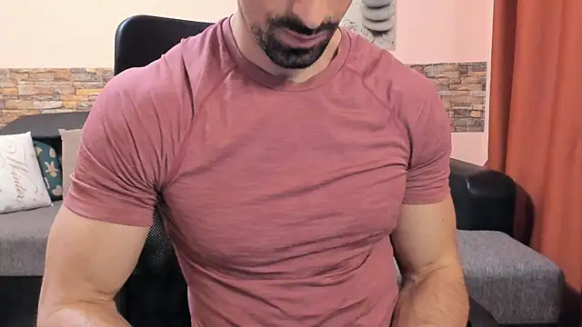 HotHunkTrainer Show Webcam