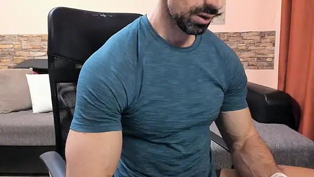 HotHunkTrainer Show in webcam