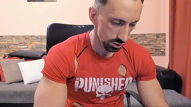 HotHunkTrainer Show in webcam