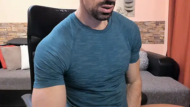 عرض كام HotHunkTrainer