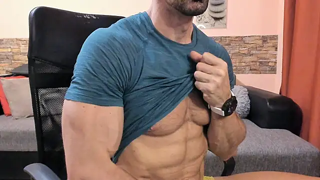HotHunkTrainer Show Webcam