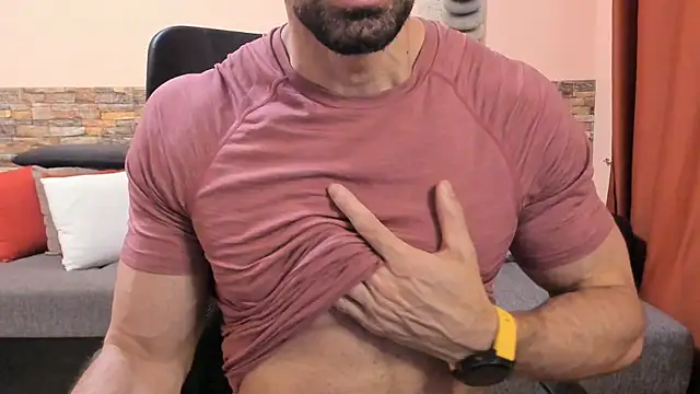 HotHunkTrainer's Webcam Show