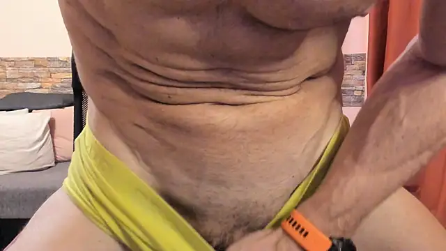 HotHunkTrainer Show Webcam