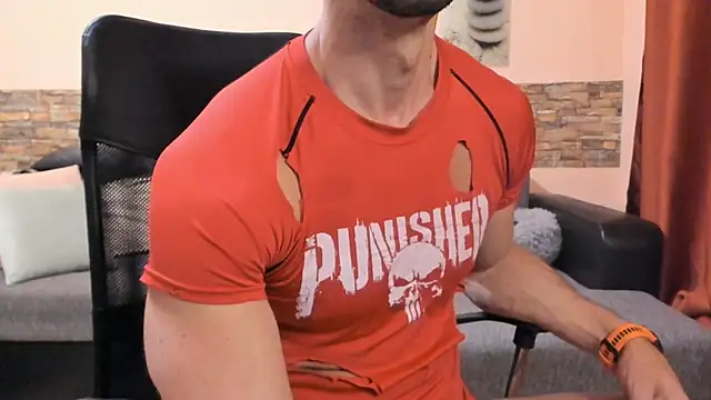הופעת וובקאם של HotHunkTrainer