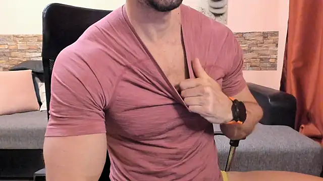 HotHunkTrainer Show in webcam