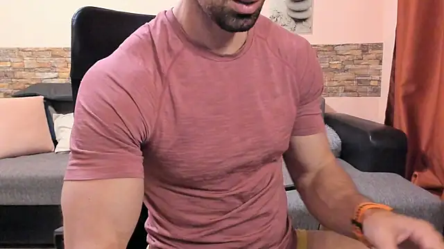 Webkamerová show HotHunkTrainer