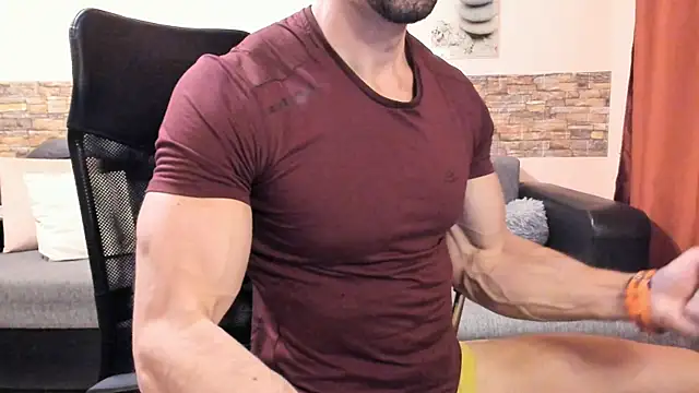 HotHunkTrainer Шоу с уебкамера