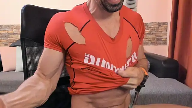 HotHunkTrainer Show in webcam