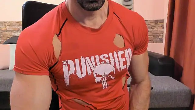 הופעת וובקאם של HotHunkTrainer