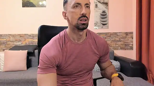 عرض كام HotHunkTrainer