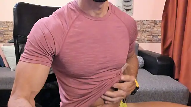 HotHunkTrainer Show Webcam