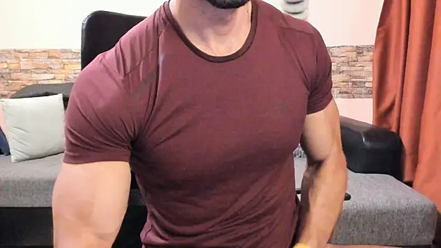 HotHunkTrainer Adlı Modelin Web Kamerası Şovu