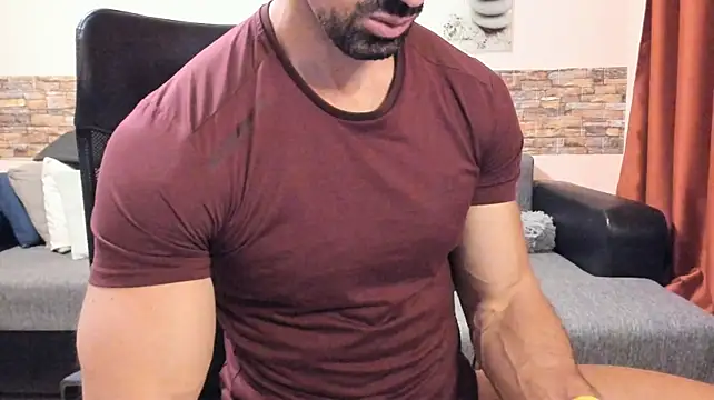 HotHunkTrainer's Webcam Show