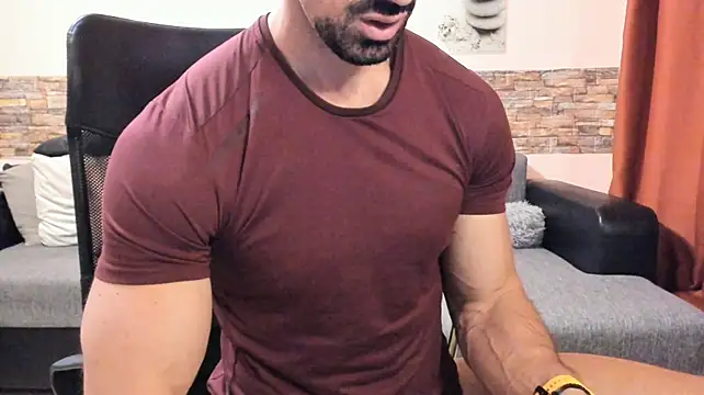 HotHunkTrainer: διαδικτυακό σόου στην κάμερα