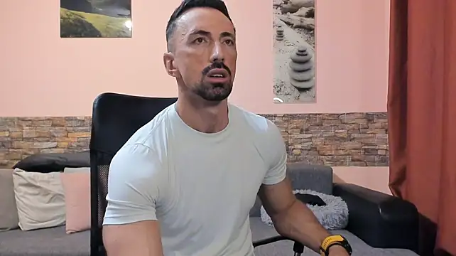 HotHunkTrainer 在線直播表演