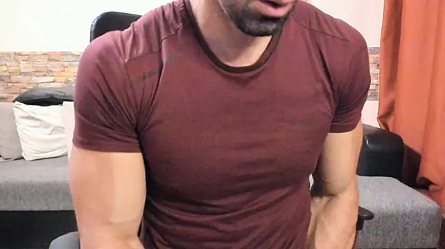 عرض كام HotHunkTrainer