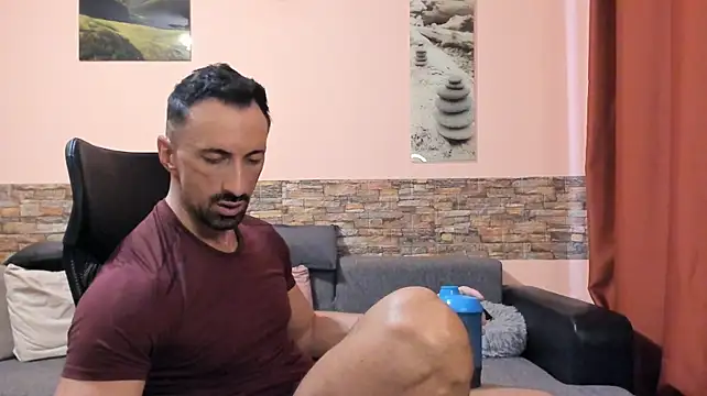 عرض كام HotHunkTrainer
