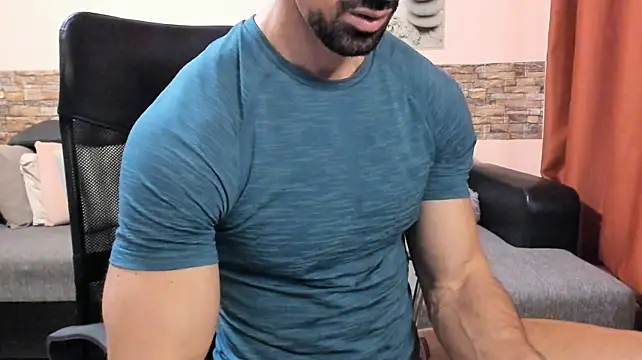 عرض كام HotHunkTrainer