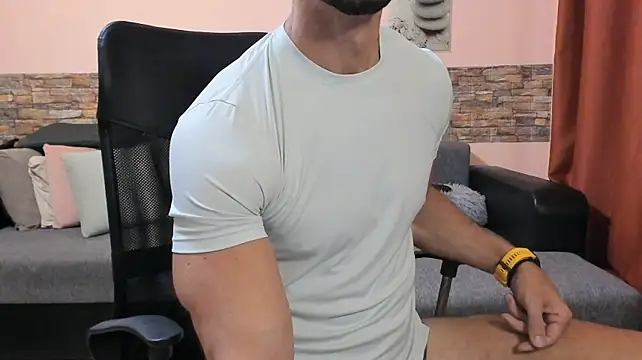 عرض كام HotHunkTrainer