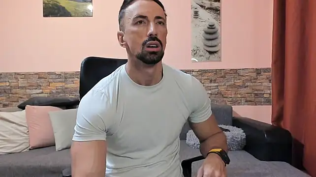 HotHunkTrainer Show Webcam