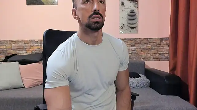 عرض كام HotHunkTrainer
