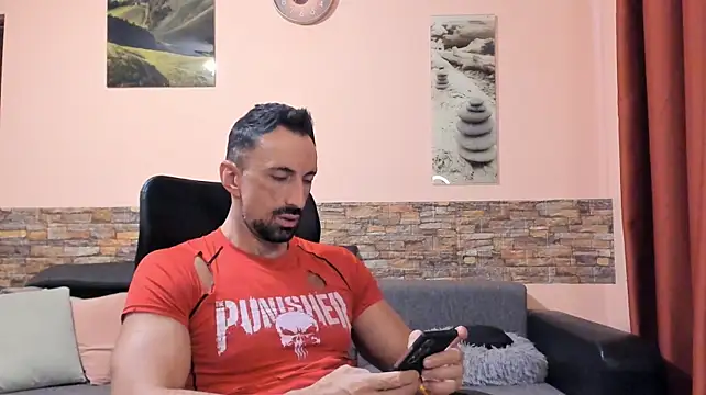HotHunkTrainer Adlı Modelin Web Kamerası Şovu