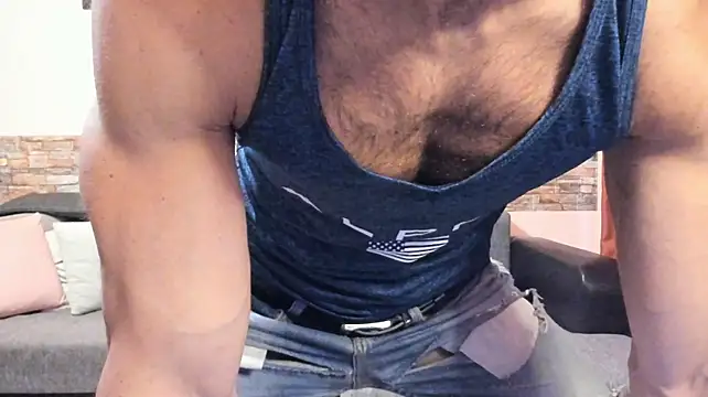 Show modela HotHunkTrainer na web-kameri