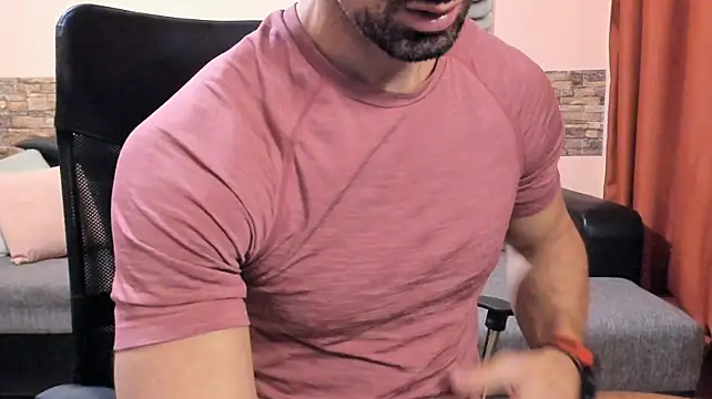 HotHunkTrainer Show in webcam
