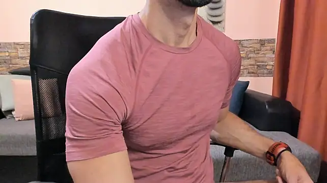 HotHunkTrainer's Webcam Show