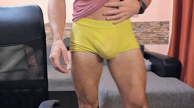 HotHunkTrainer Show Webcam