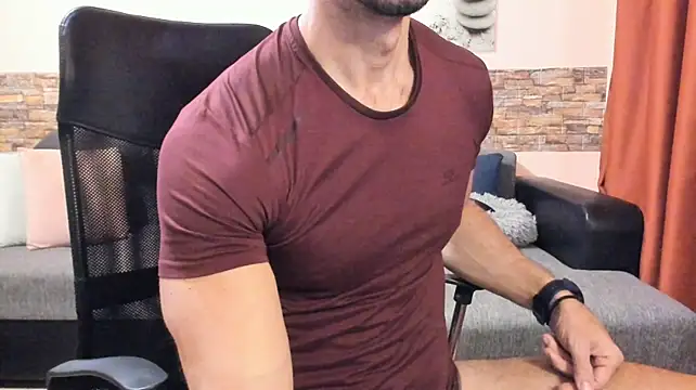 הופעת וובקאם של HotHunkTrainer