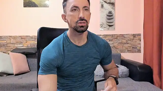 Show de HotHunkTrainer na webcam