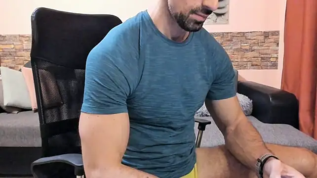 Show modela HotHunkTrainer na web-kameri