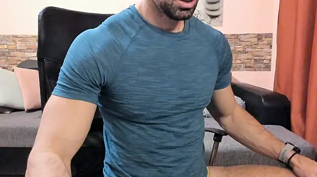 عرض كام HotHunkTrainer