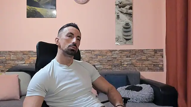 HotHunkTrainer Adlı Modelin Web Kamerası Şovu