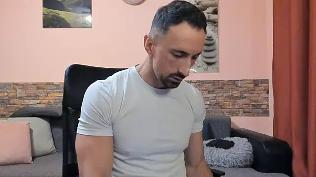 HotHunkTrainer 在線直播表演