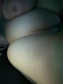 Juicylucylips69's Live XXX Chat