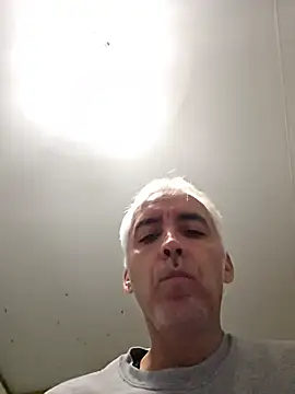 הופעת וובקאם של Xoc8_