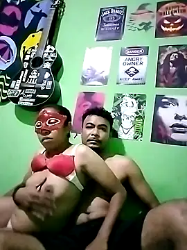 Chatroom XXX en direct de vanINDO_SexLovers