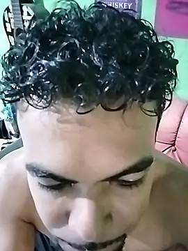 Show modela SweetDaddy07 na web-kameri