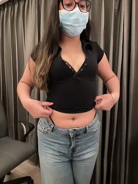 jAsMinE678: διαδικτυακό σόου στην κάμερα