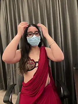 jAsMinE678 live XXX chat